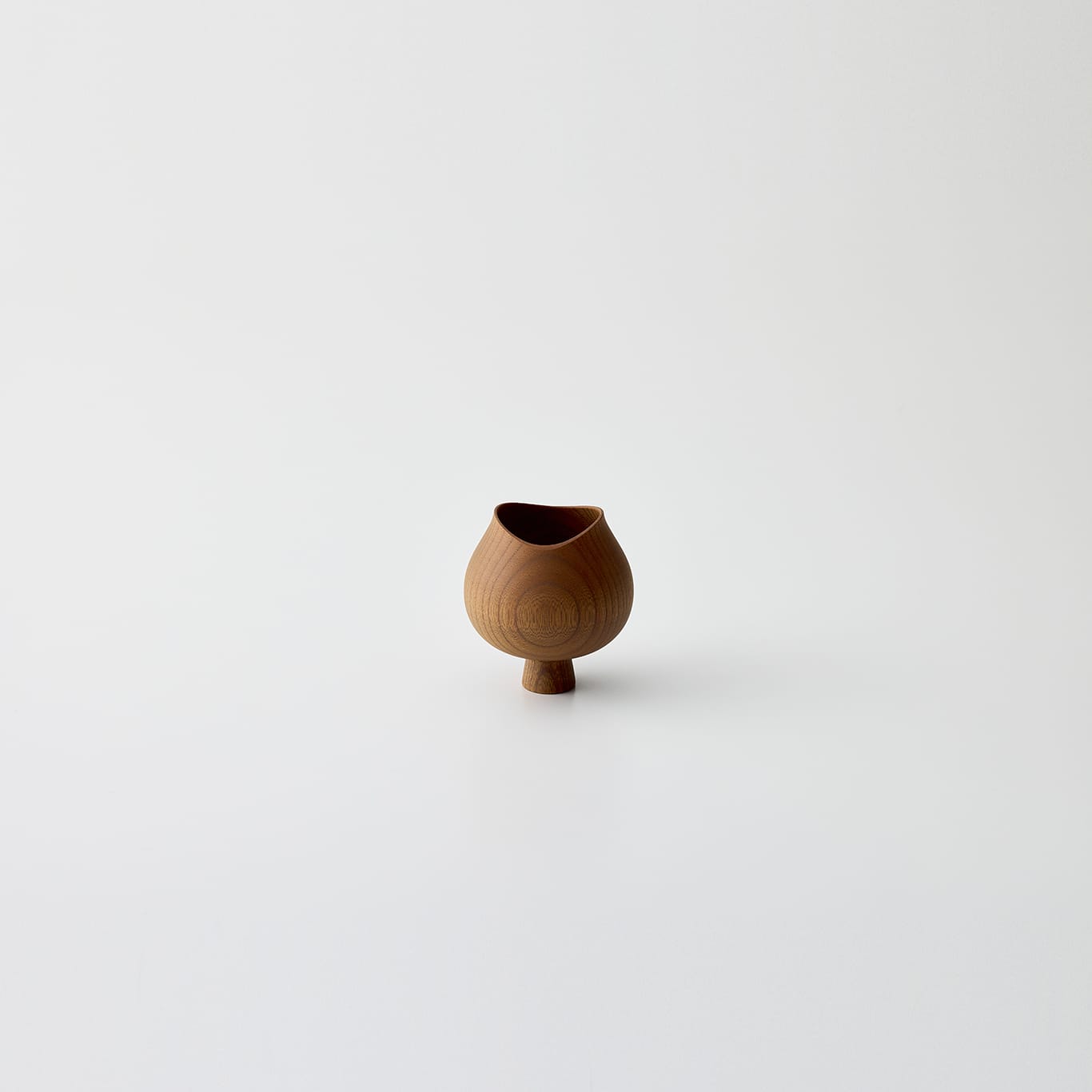 AEKA Object<br>Footed Vase（S）