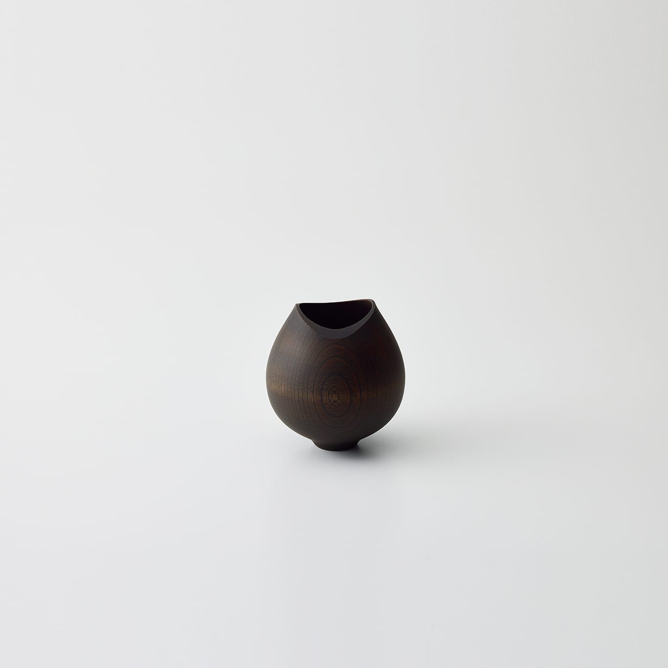 AEKA Object<br>Footed Vase（Low）