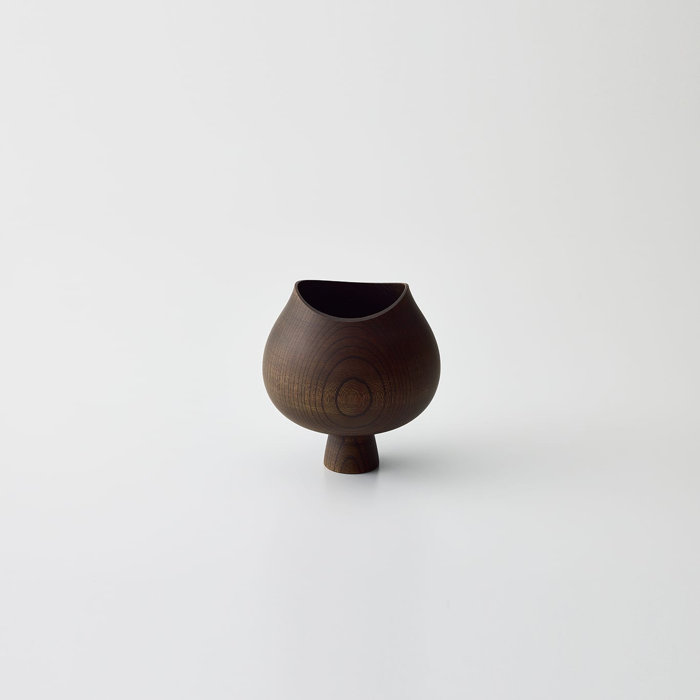 AEKA Object<br>Footed Vase（L）